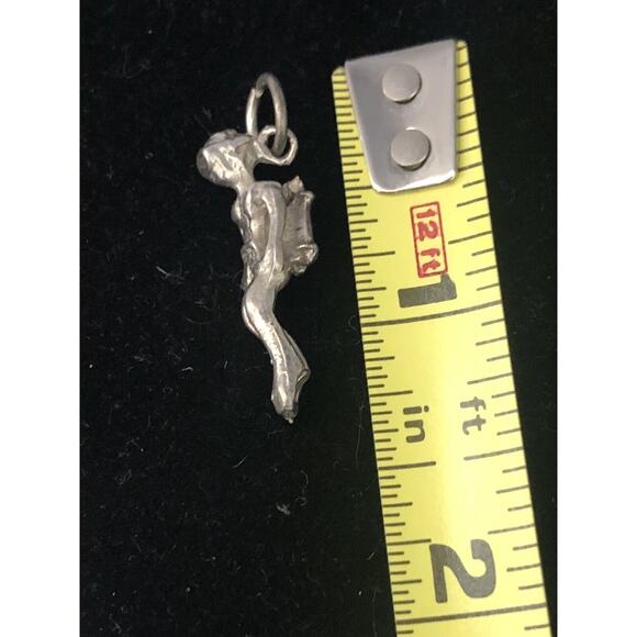 Vintage Sterling Silver 925 SCUBA DIVER Charm - Picture 3 of 5